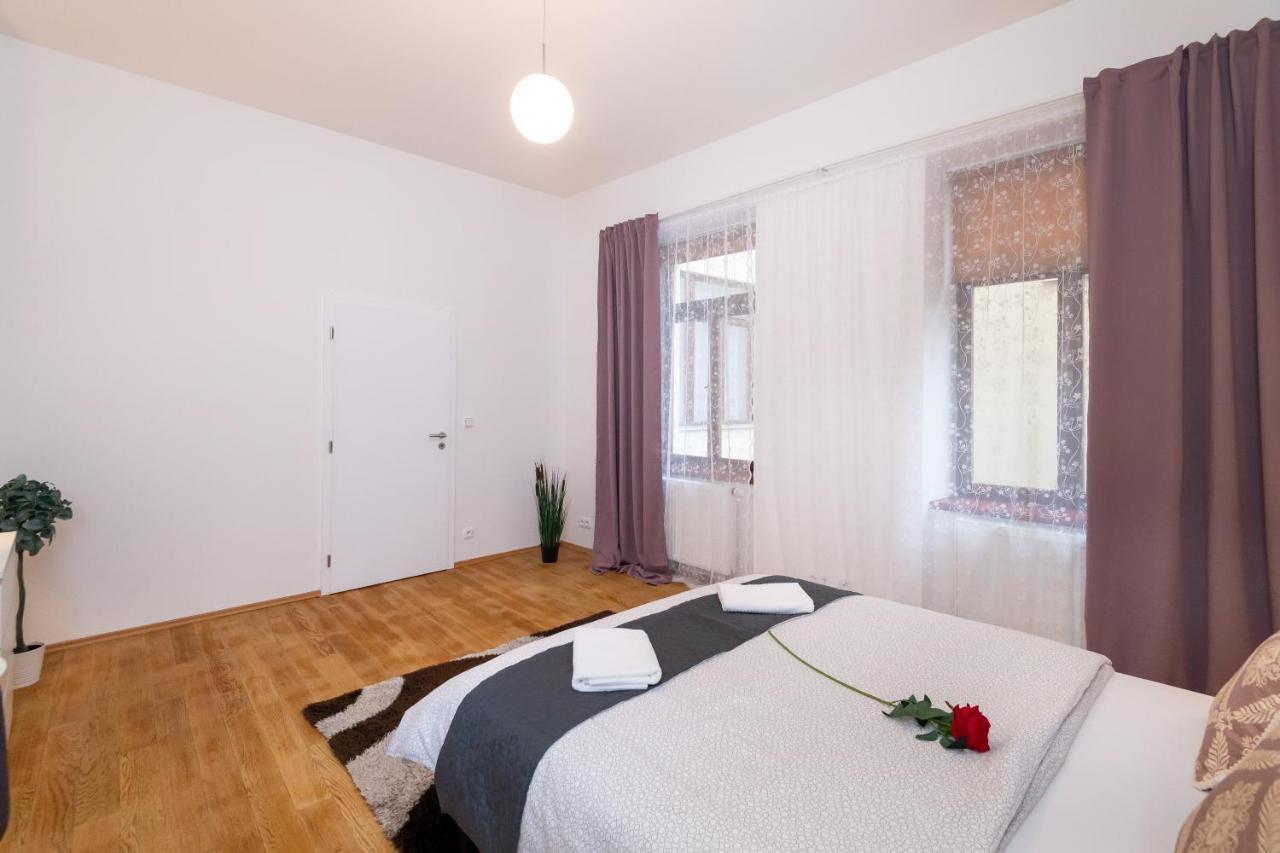 Luxury Apartment In The Center Of Praga Exterior foto