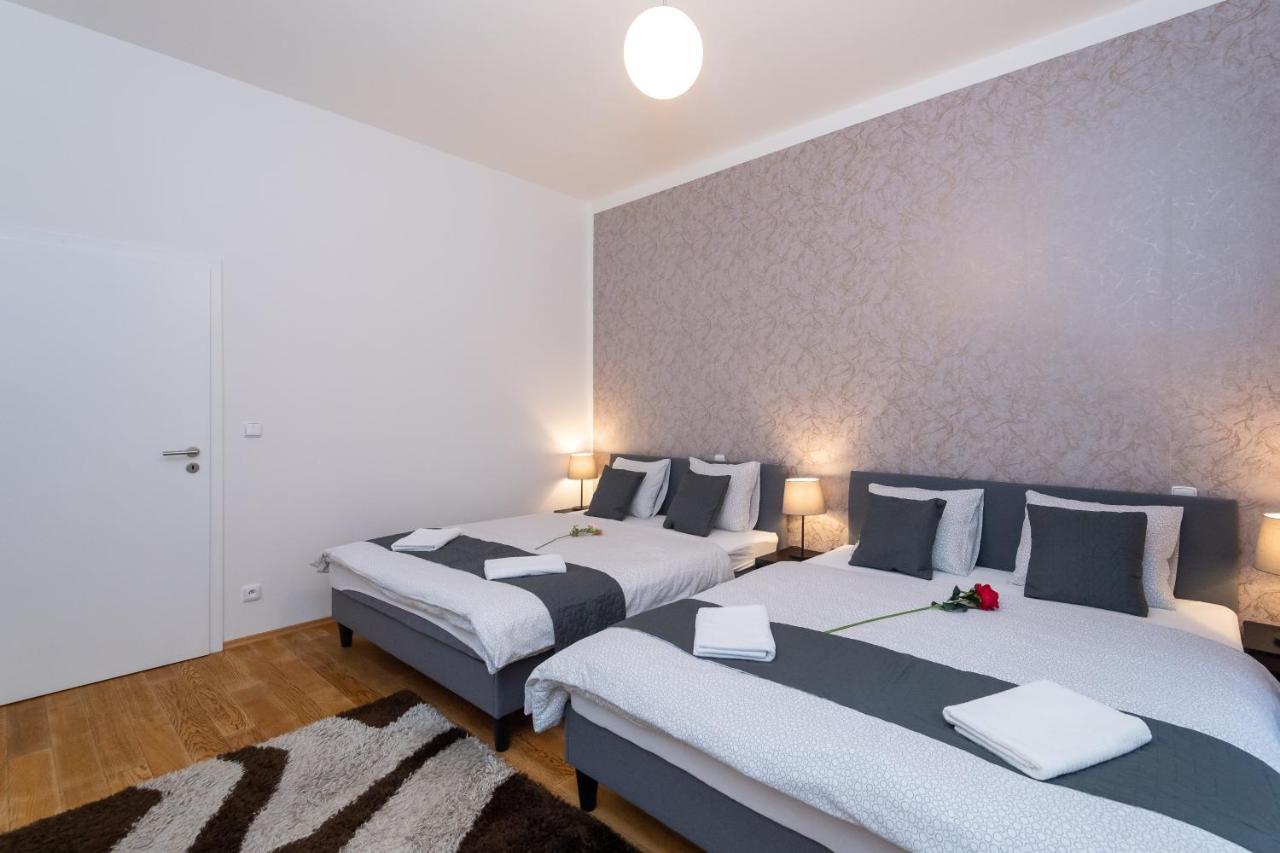 Luxury Apartment In The Center Of Praga Exterior foto
